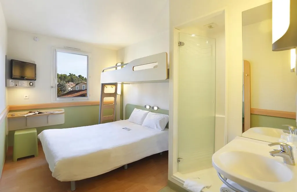 First Inn Hotel Apt