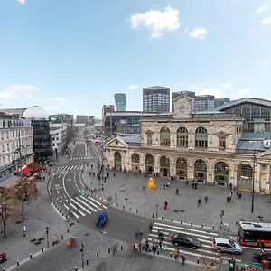 For 4 In Front Of Flandres Station France