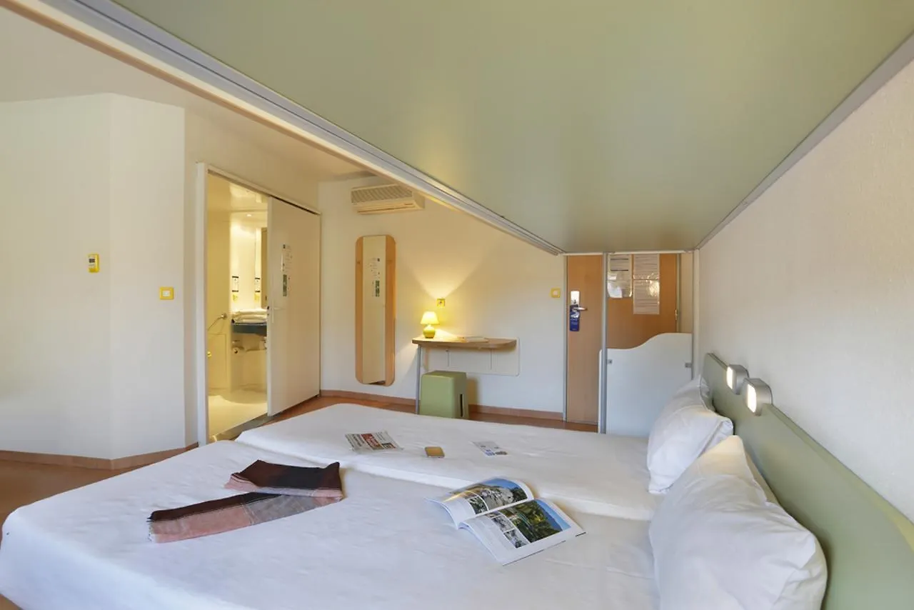 First Inn Hotel Apt