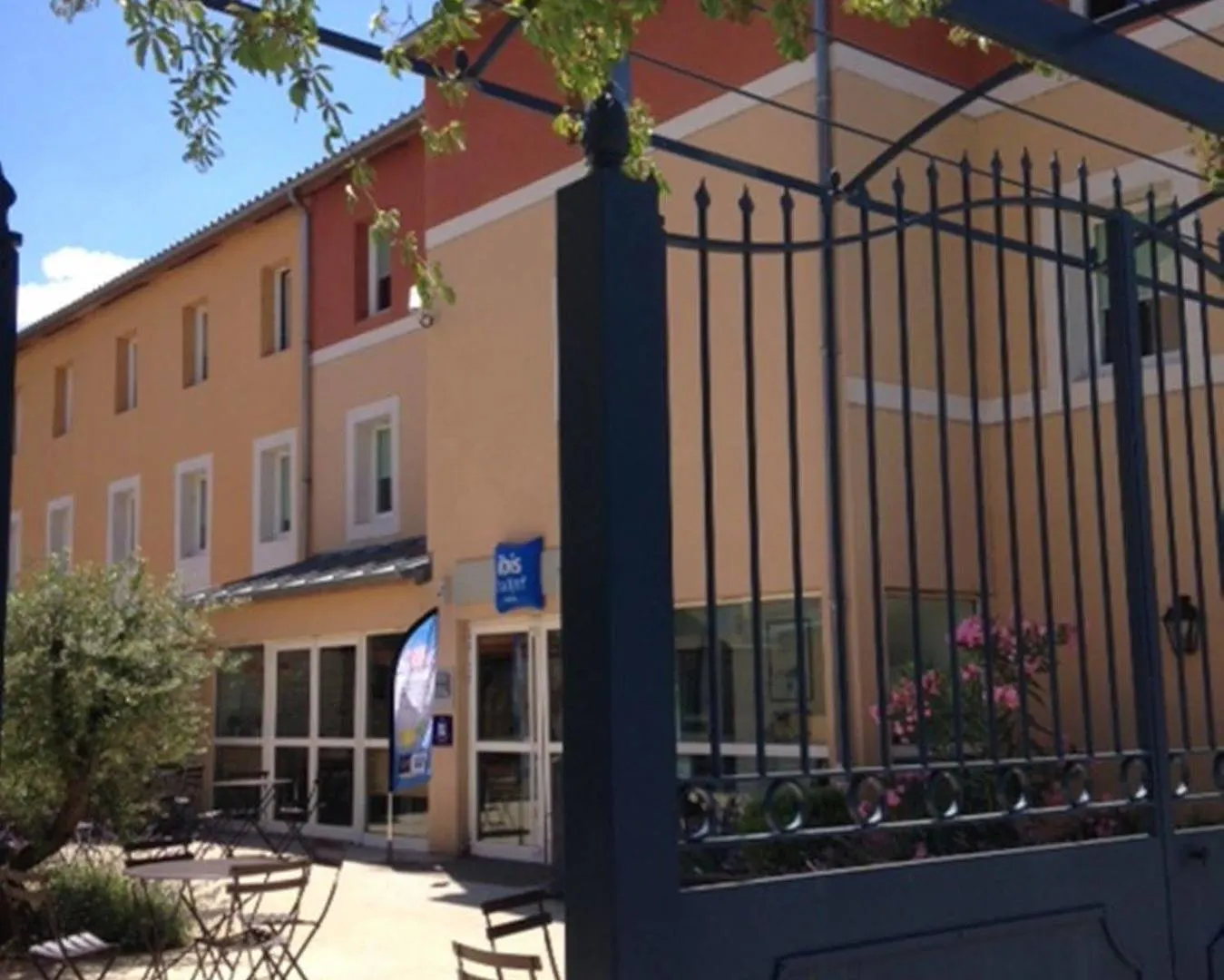 **  First Inn Hotel Apt France
